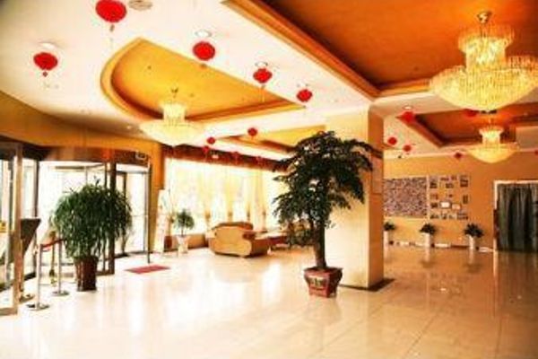 Super 8 Hotel Lianyungang Railway Station Square